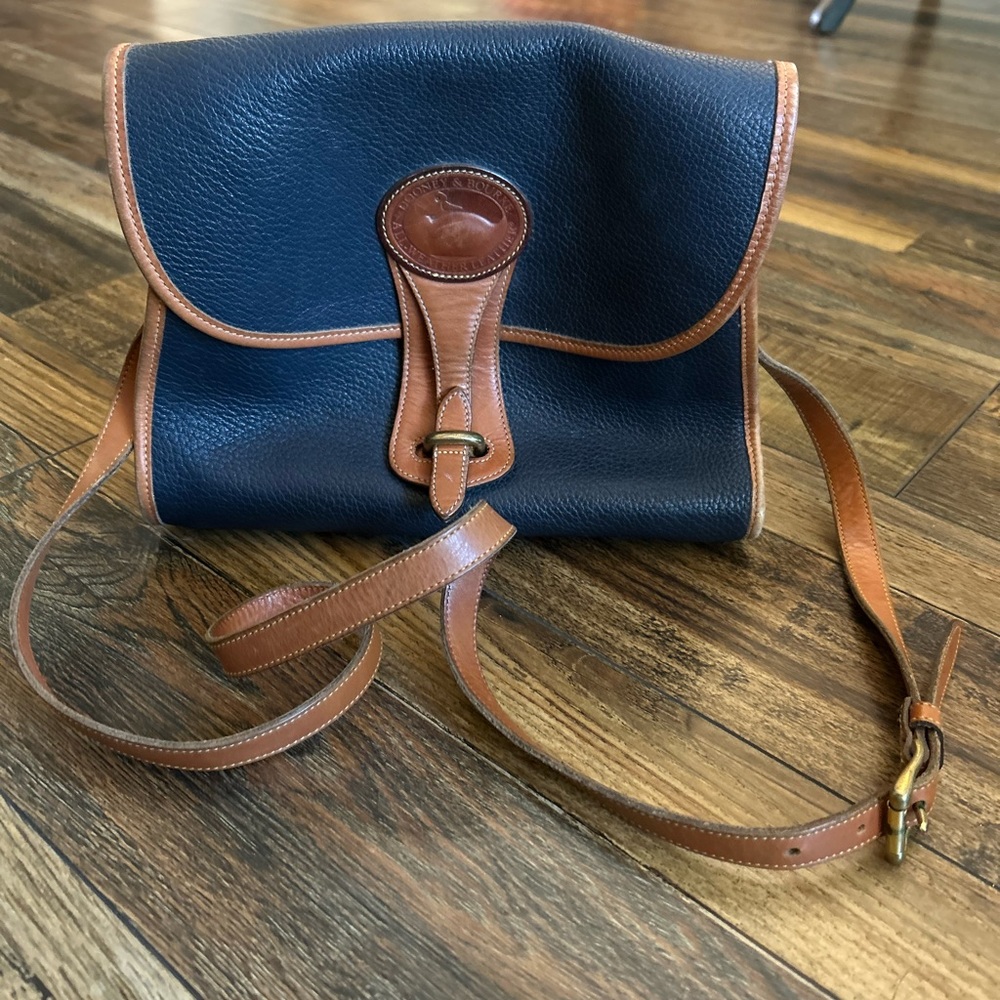 Dooney & Bourke vintage purse classic. Navy
